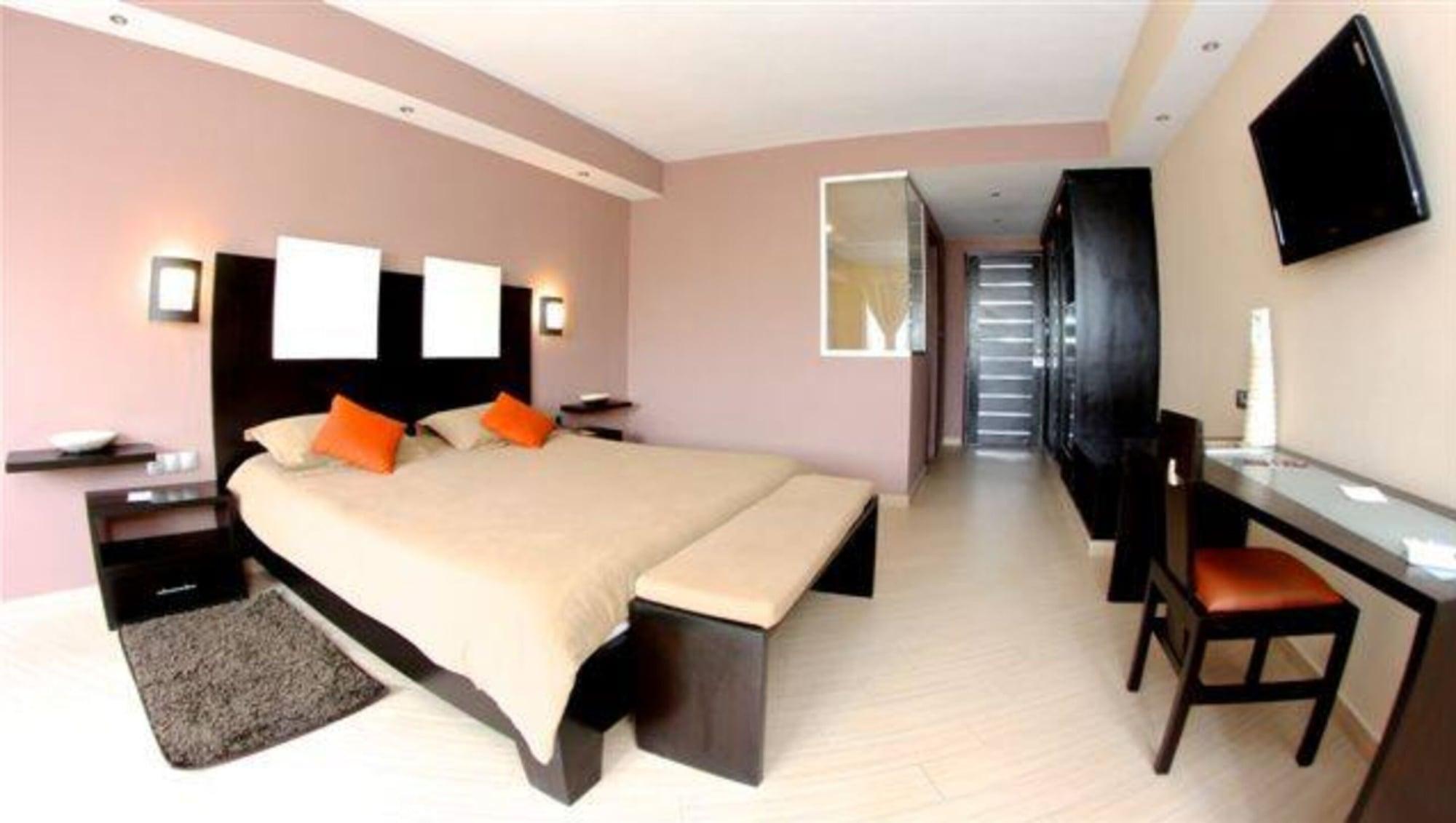 Cafe De Rome Hotel Dakar Bagian luar foto